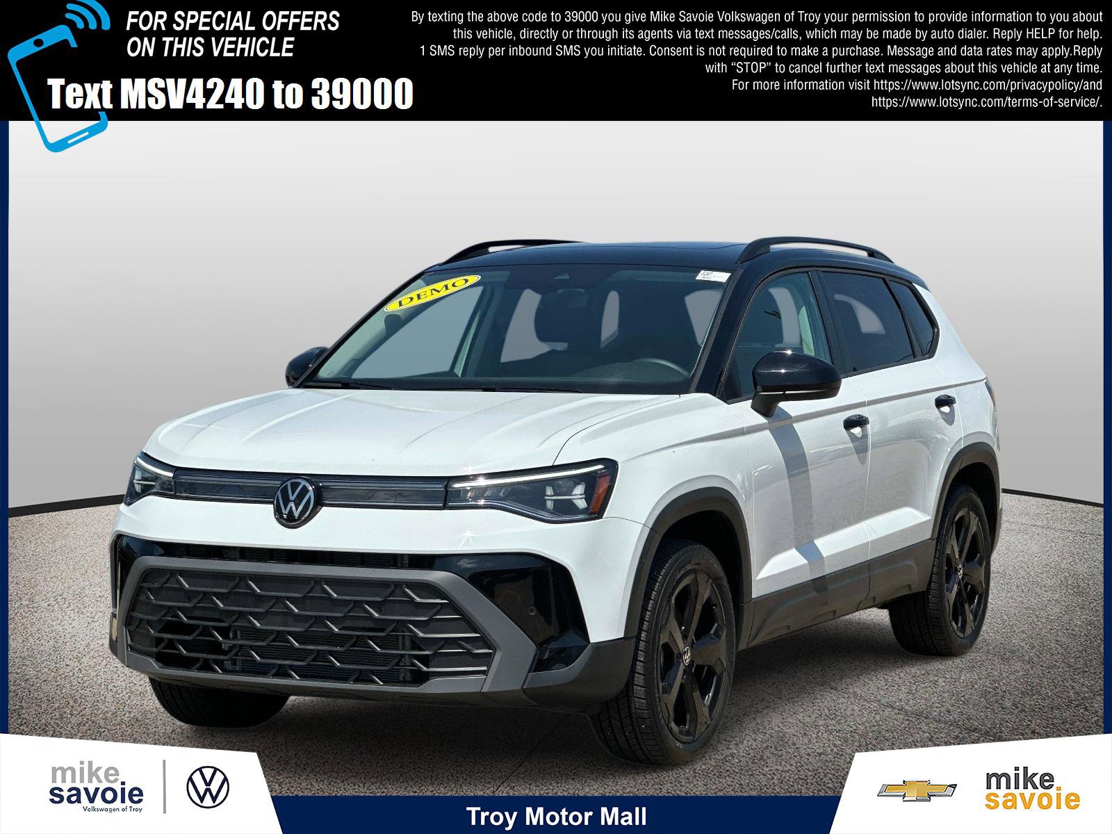 Used 2025 Volkswagen Taos SE AWD/4WD image 1