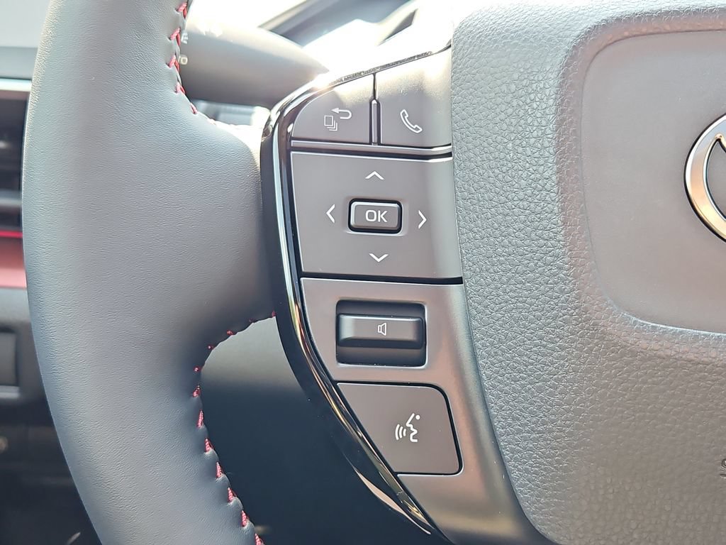 New 2027 Toyota Prius Plug-In Hybrid FWD image 15