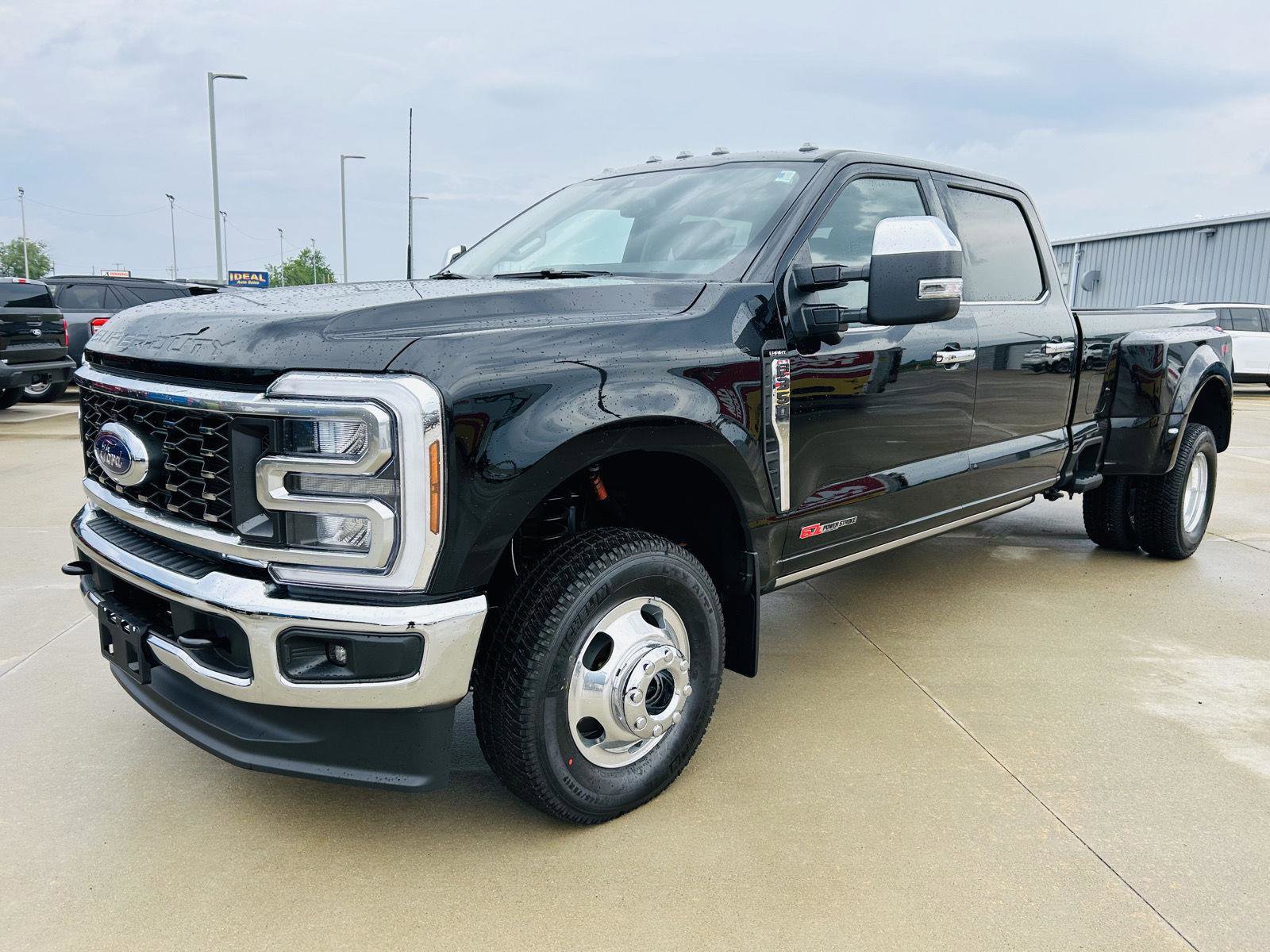 New 2026 Ford F350 Lariat w/ Chrome Package AWD/4WD image 39