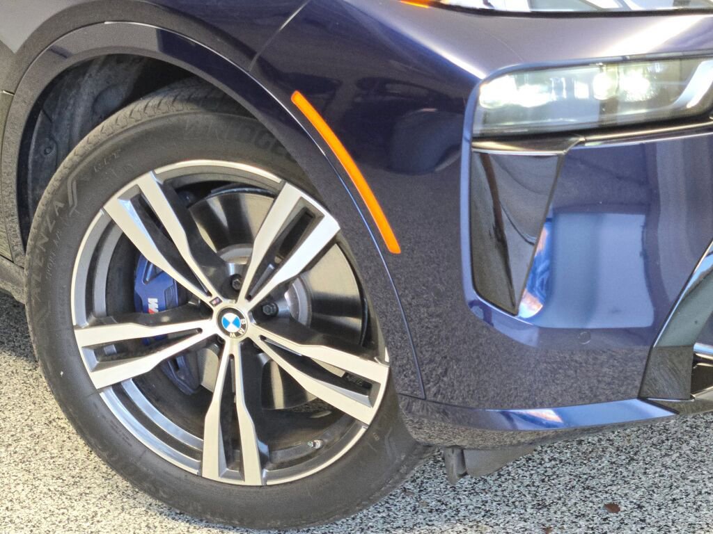 Used 2024 BMW X7 M60i w/ Executive Package image 3
