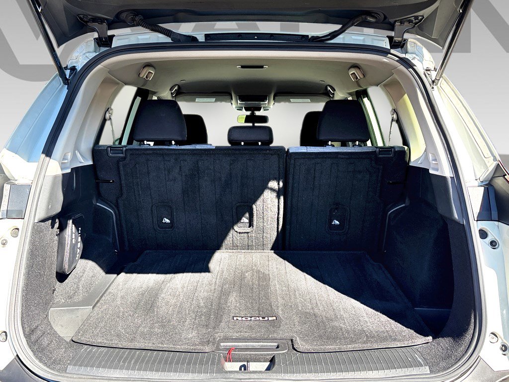 Used 2023 Nissan Rogue SV image 23