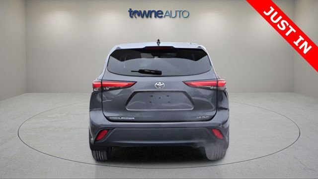 Used 2023 Toyota Highlander LE image 6