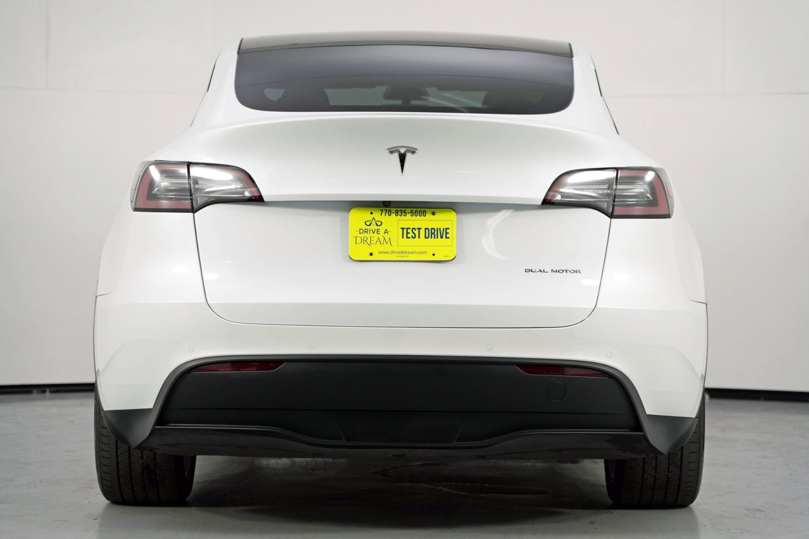 Used 2020 Tesla Model Y Long Range image 11