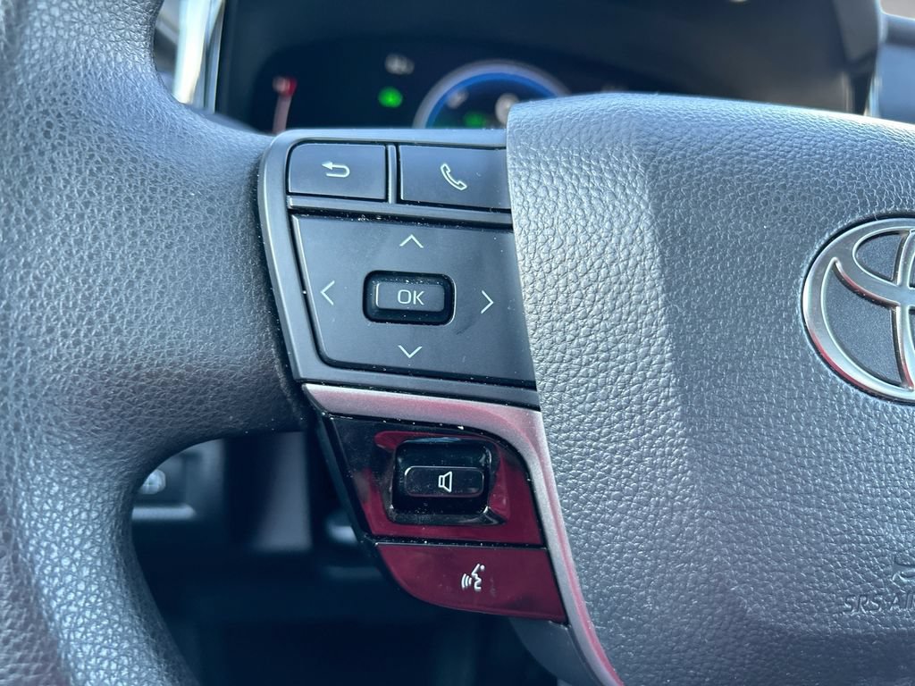 Used 2025 Toyota Camry LE w/ Convenience Package FWD image 16