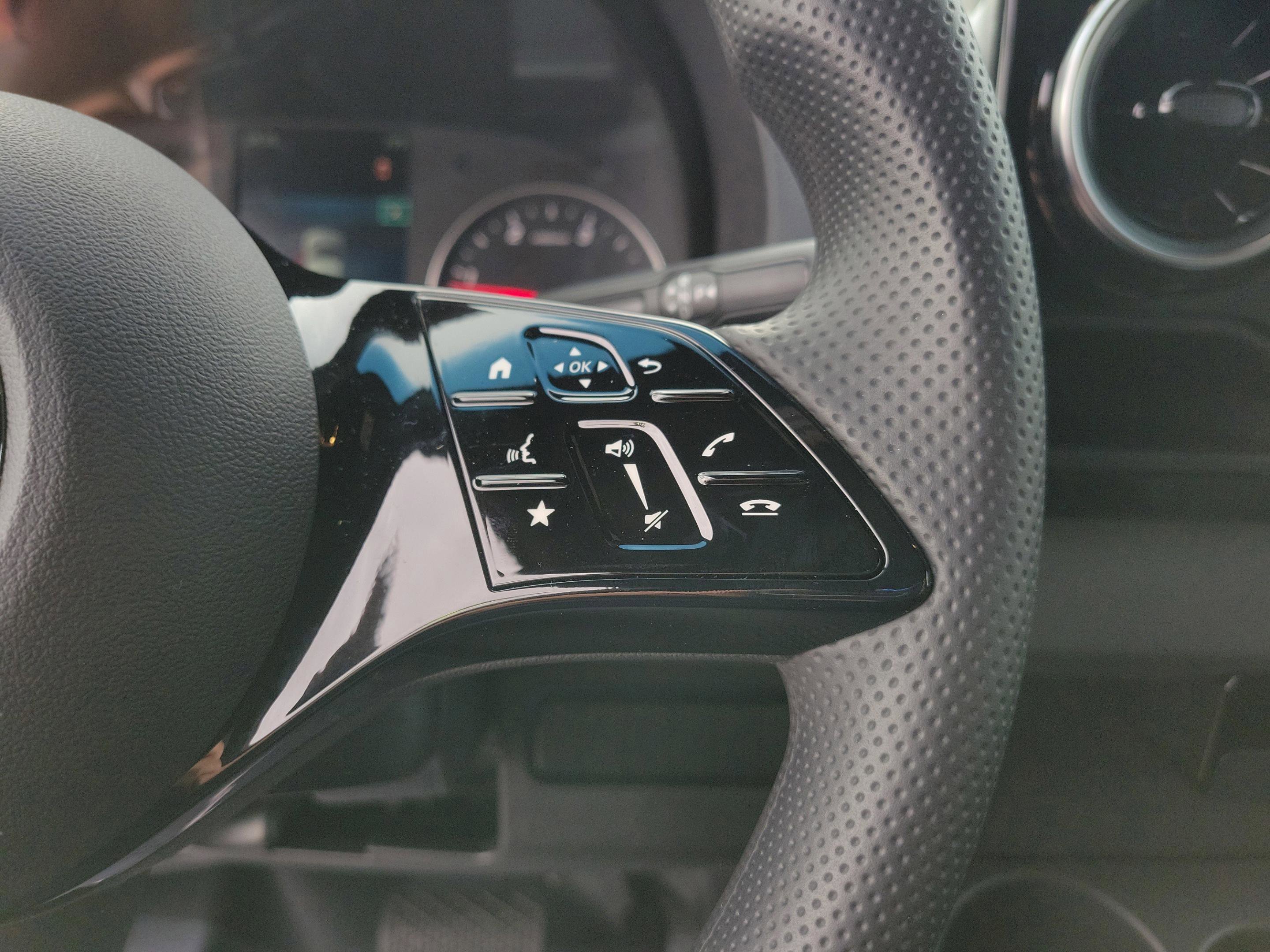 Used 2025 Mercedes-Benz Sprinter 2500 image 21