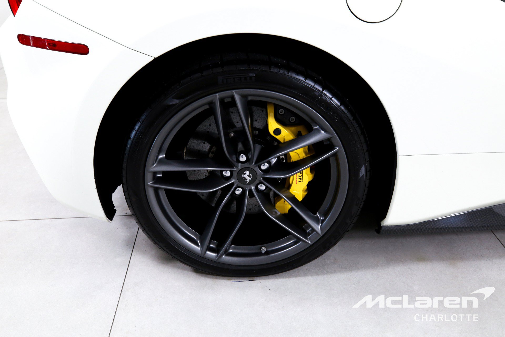 Used 2018 Ferrari 488 Spider RWD image 27