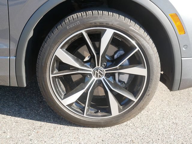 Certified 2023 Volkswagen Tiguan SEL R-Line AWD/4WD image 9