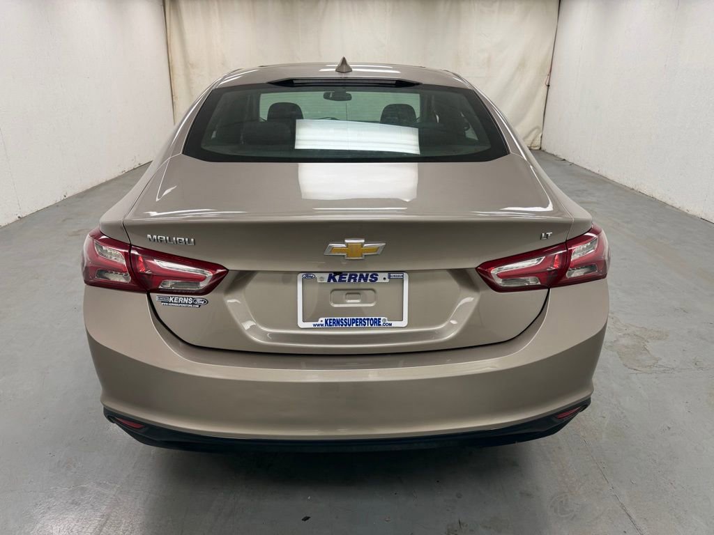 Used 2022 Chevrolet Malibu LT FWD image 4