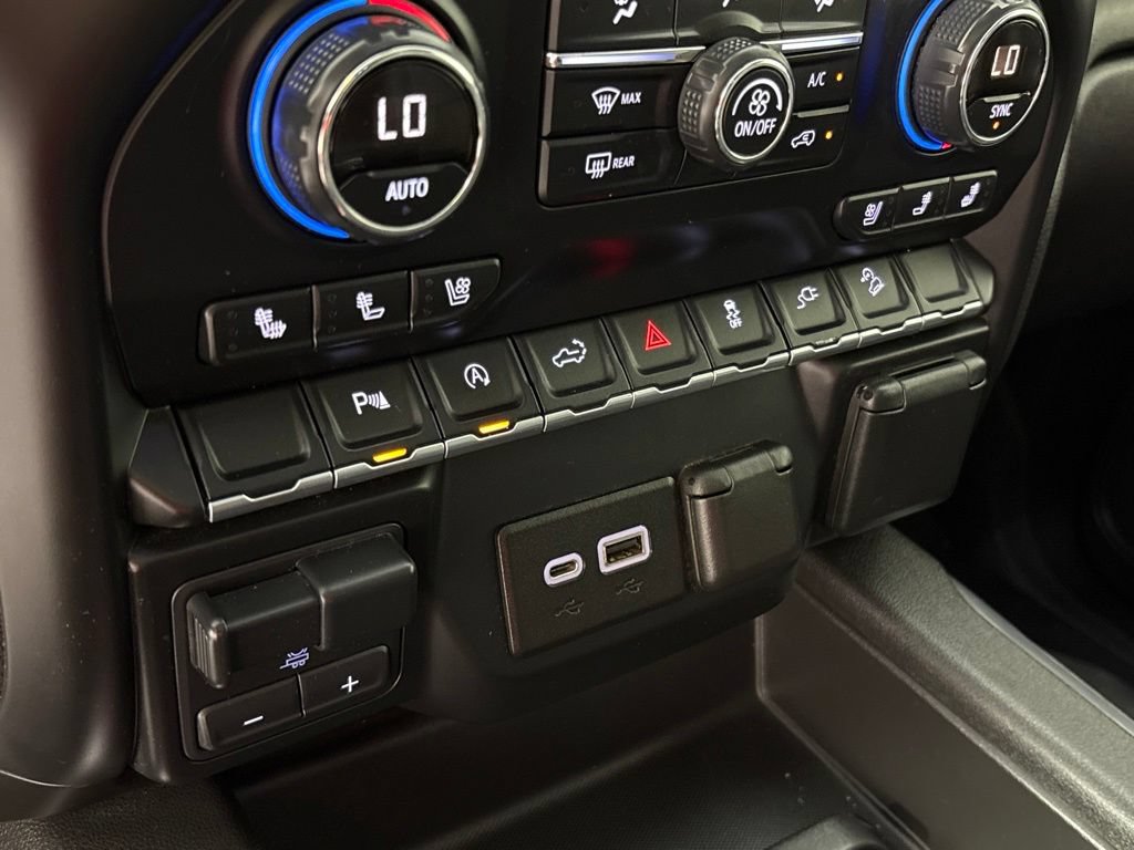 Used 2019 Chevrolet Silverado 1500 LTZ AWD/4WD image 45