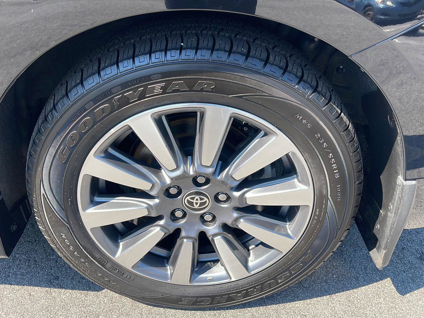 Used 2020 Toyota Sienna Limited Premium FWD image 12