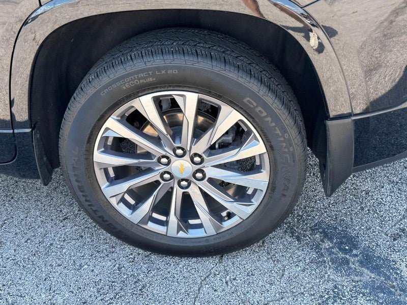 Used 2023 Chevrolet Traverse Premier w/ LPO, Floor Liner Package AWD/4WD image 7