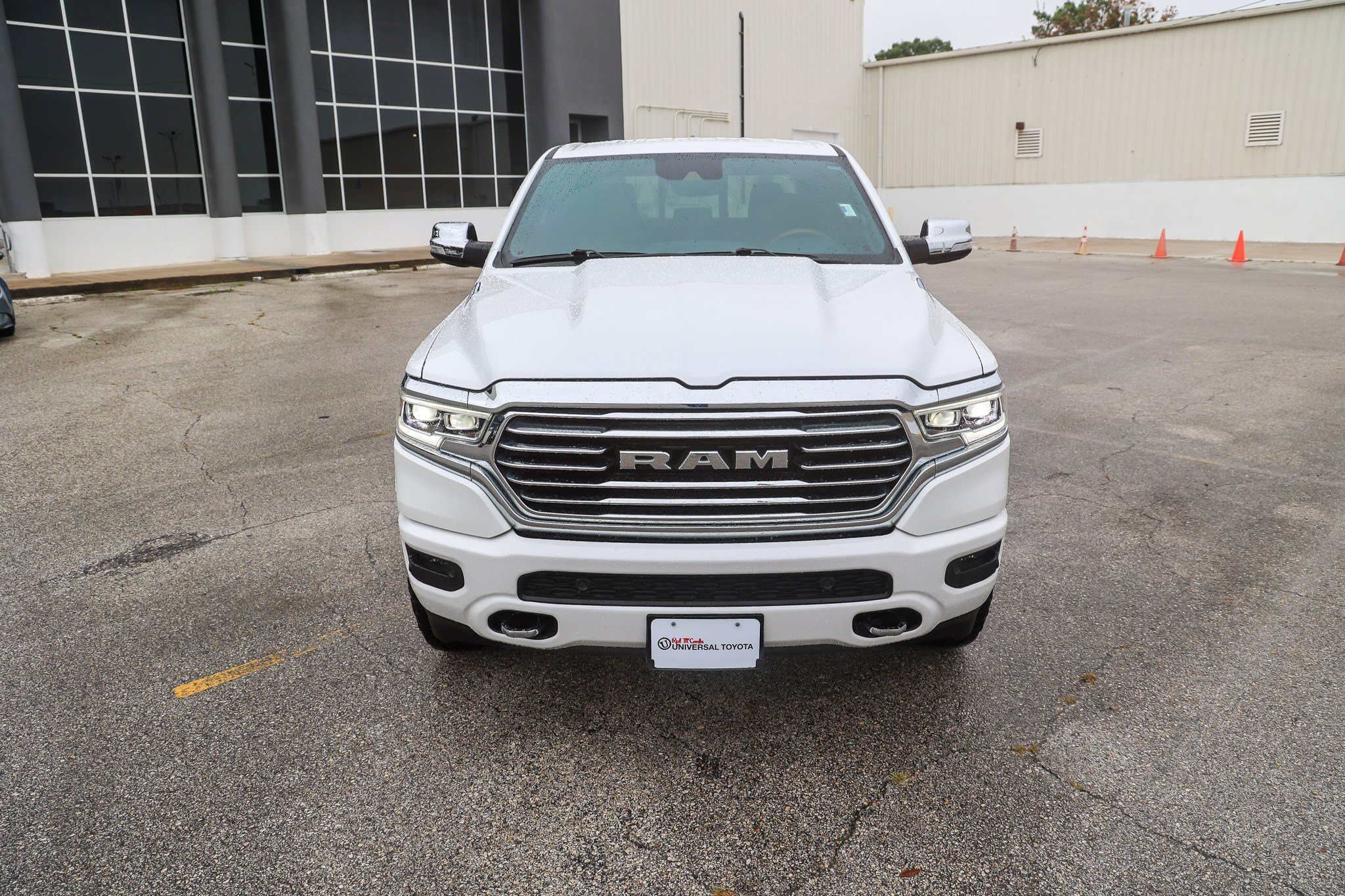 Used 2022 RAM 1500 Limited w/ Body Color Bumper Group AWD/4WD image 4