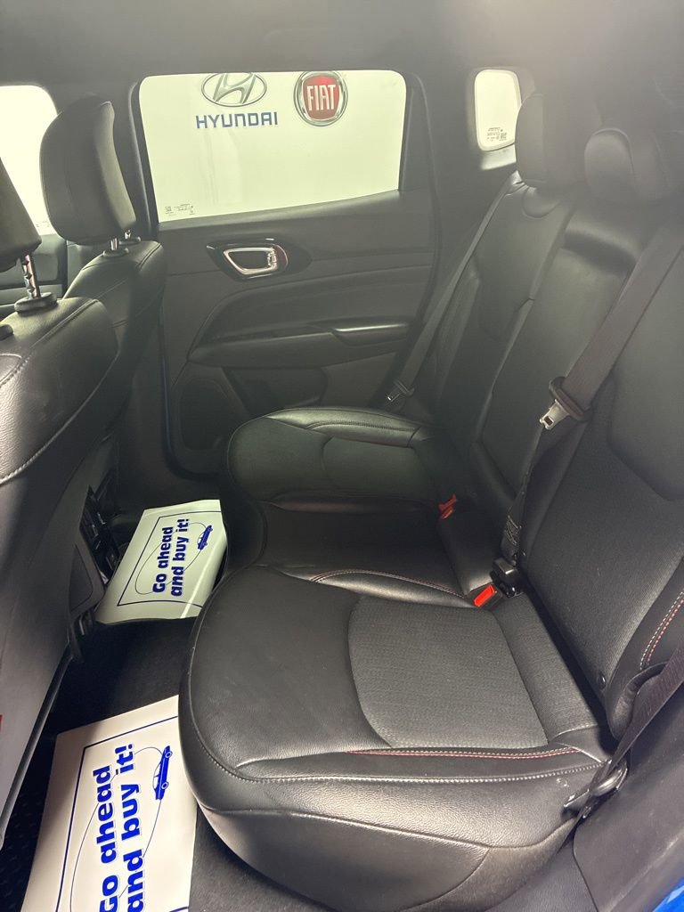 Used 2025 Jeep Compass Trailhawk image 21