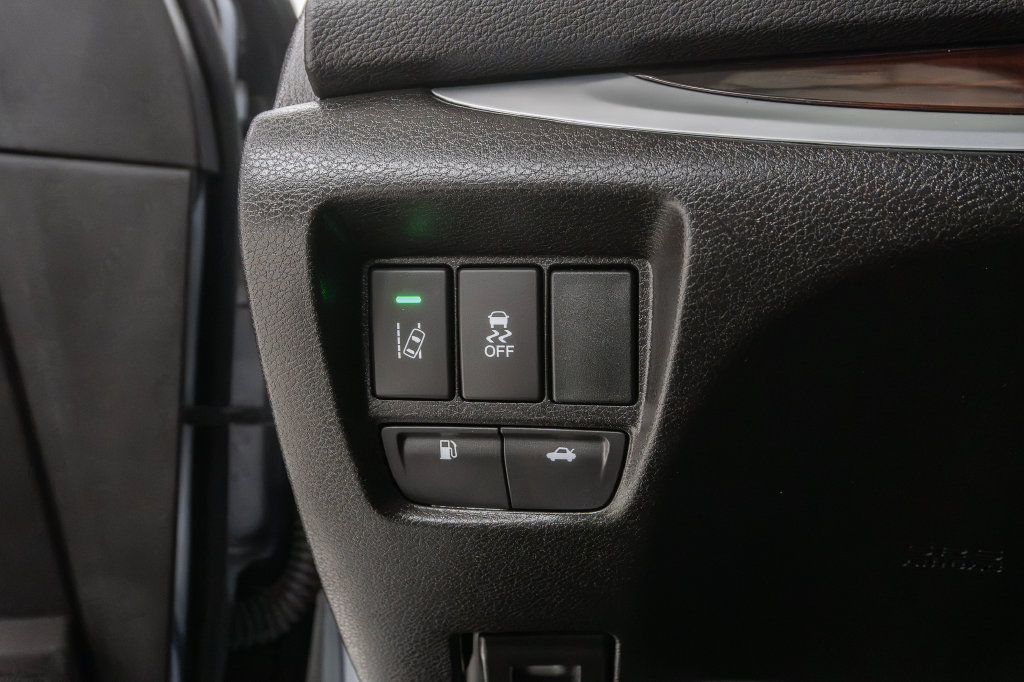 Used 2016 Acura TLX w/ Technology Package FWD image 16
