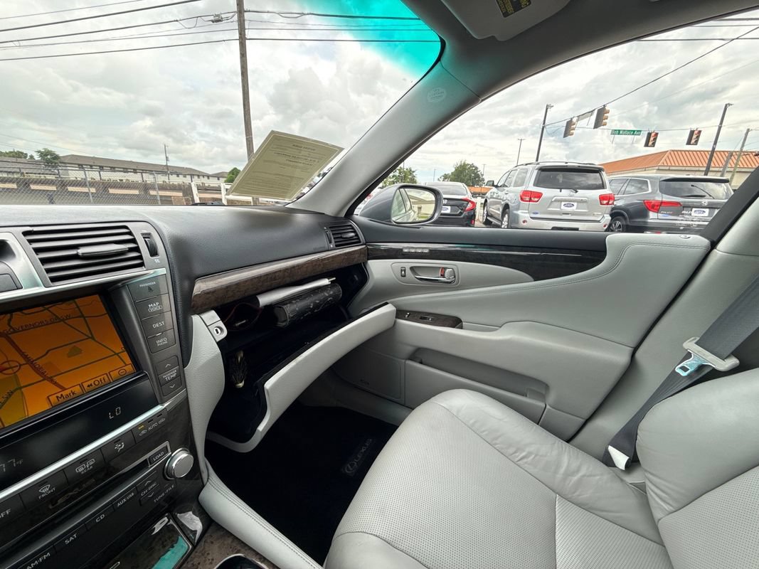 Used 2012 Lexus LS 460 w/ Comfort Pkg RWD image 30