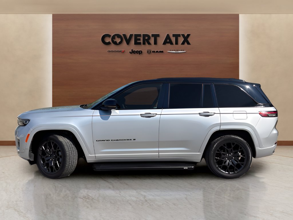 Used 2025 Jeep Grand Cherokee Summit w/ Obsidian Package AWD/4WD image 2