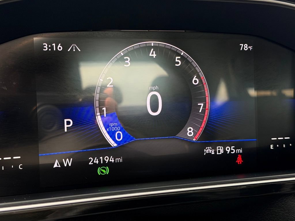 Used 2025 Volkswagen Jetta SE FWD image 42