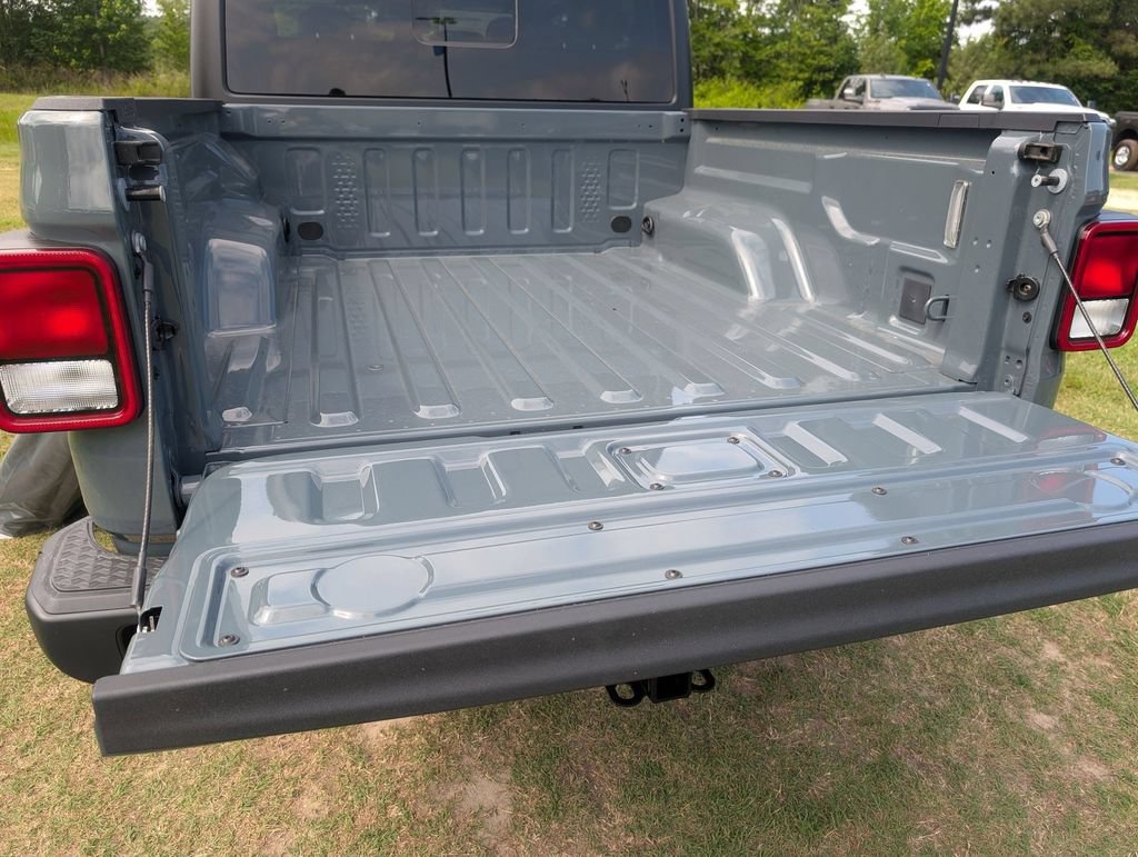 New 2026 Jeep Gladiator Sport AWD/4WD image 24