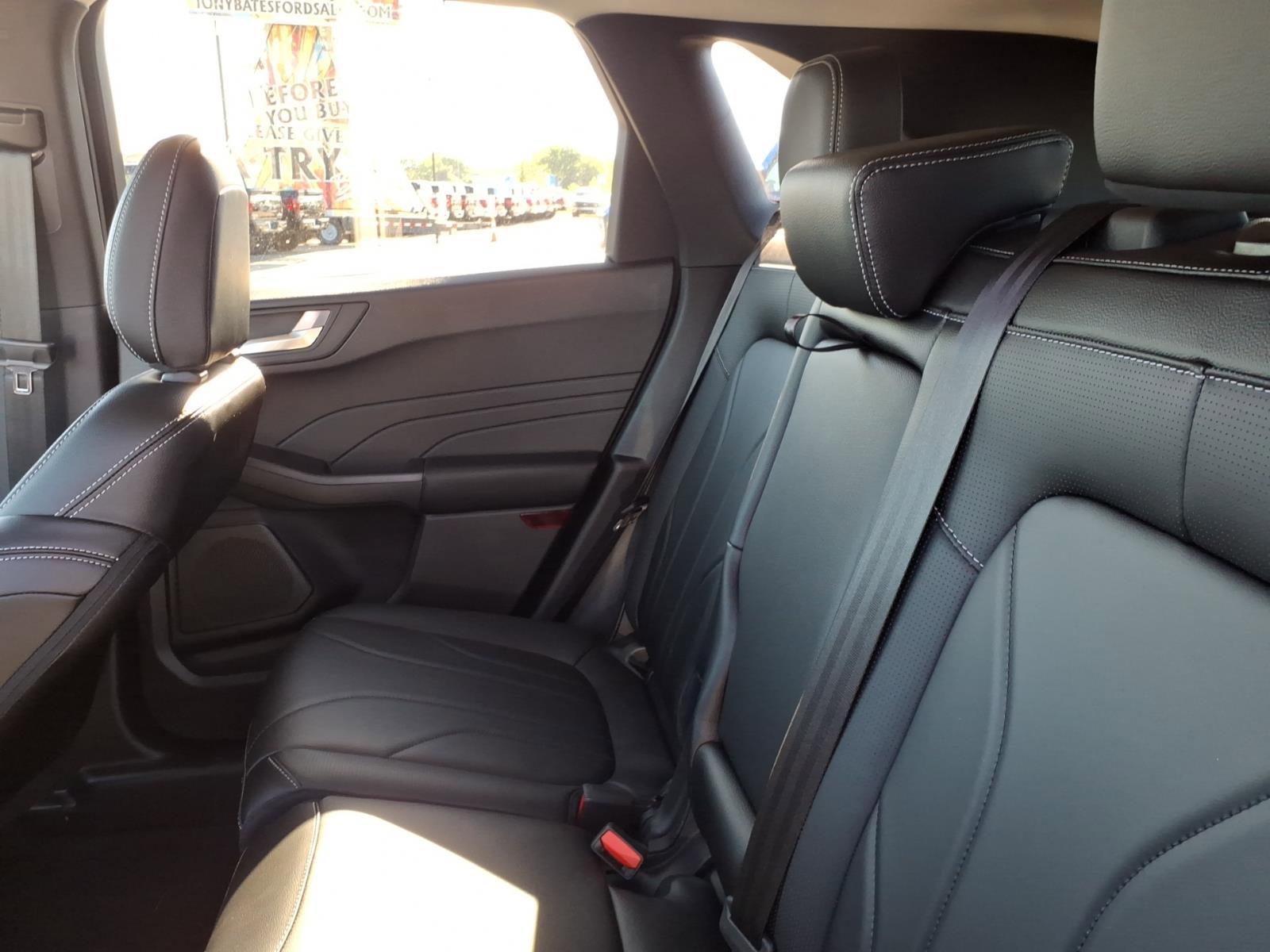 Used 2026 Ford Escape Platinum w/ Premium Technology Package AWD/4WD image 14