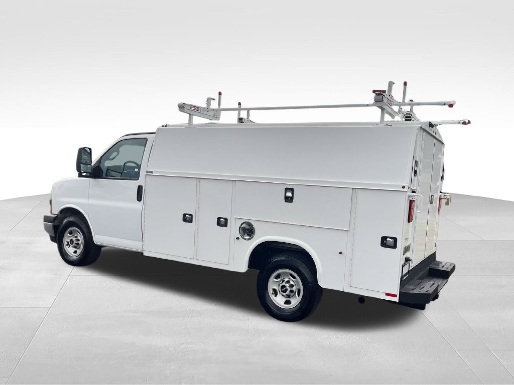 Used 2023 GMC Savana 3500 w/ Power Convenience Package RWD image 3