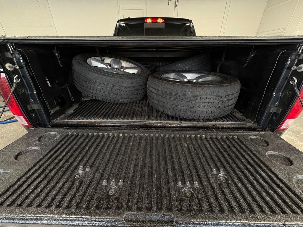 Used 2018 RAM 1500 Classic SLT image 34