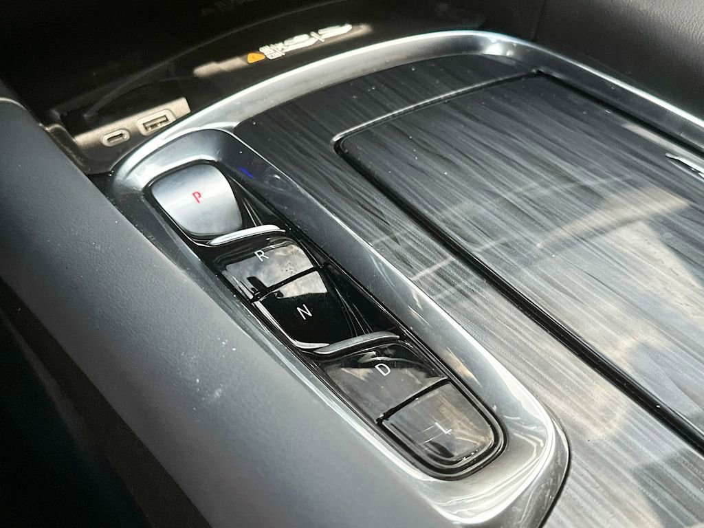 Used 2023 Buick Enclave Essence w/ Sport Touring Edition image 22