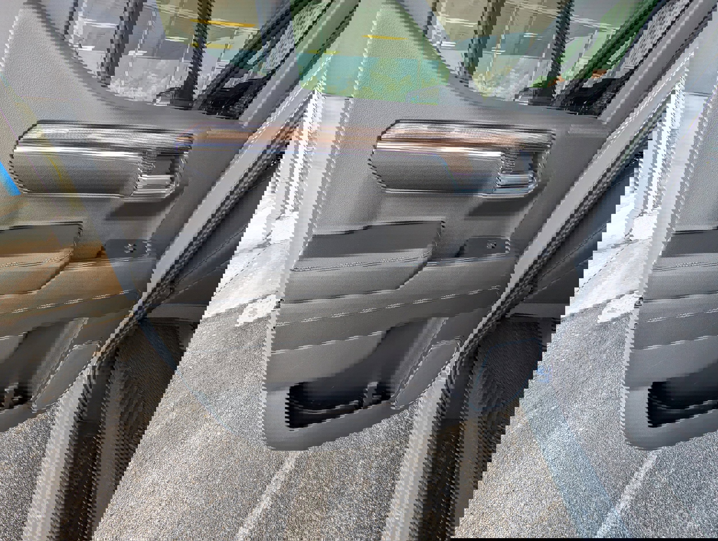 Used 2024 Chevrolet Silverado 1500 LT Trail Boss w/ Convenience Package II image 17