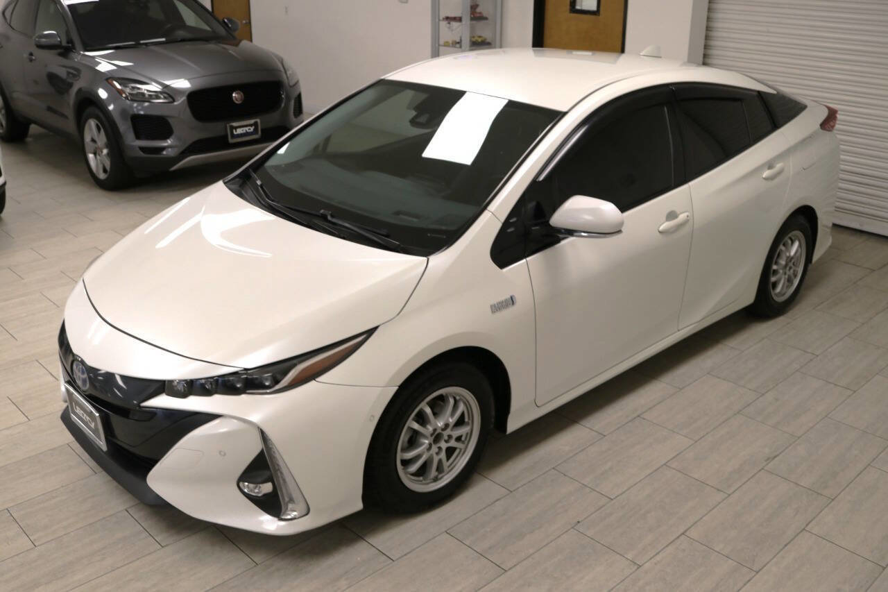 Used 2017 Toyota Prius Prime Advanced image 87