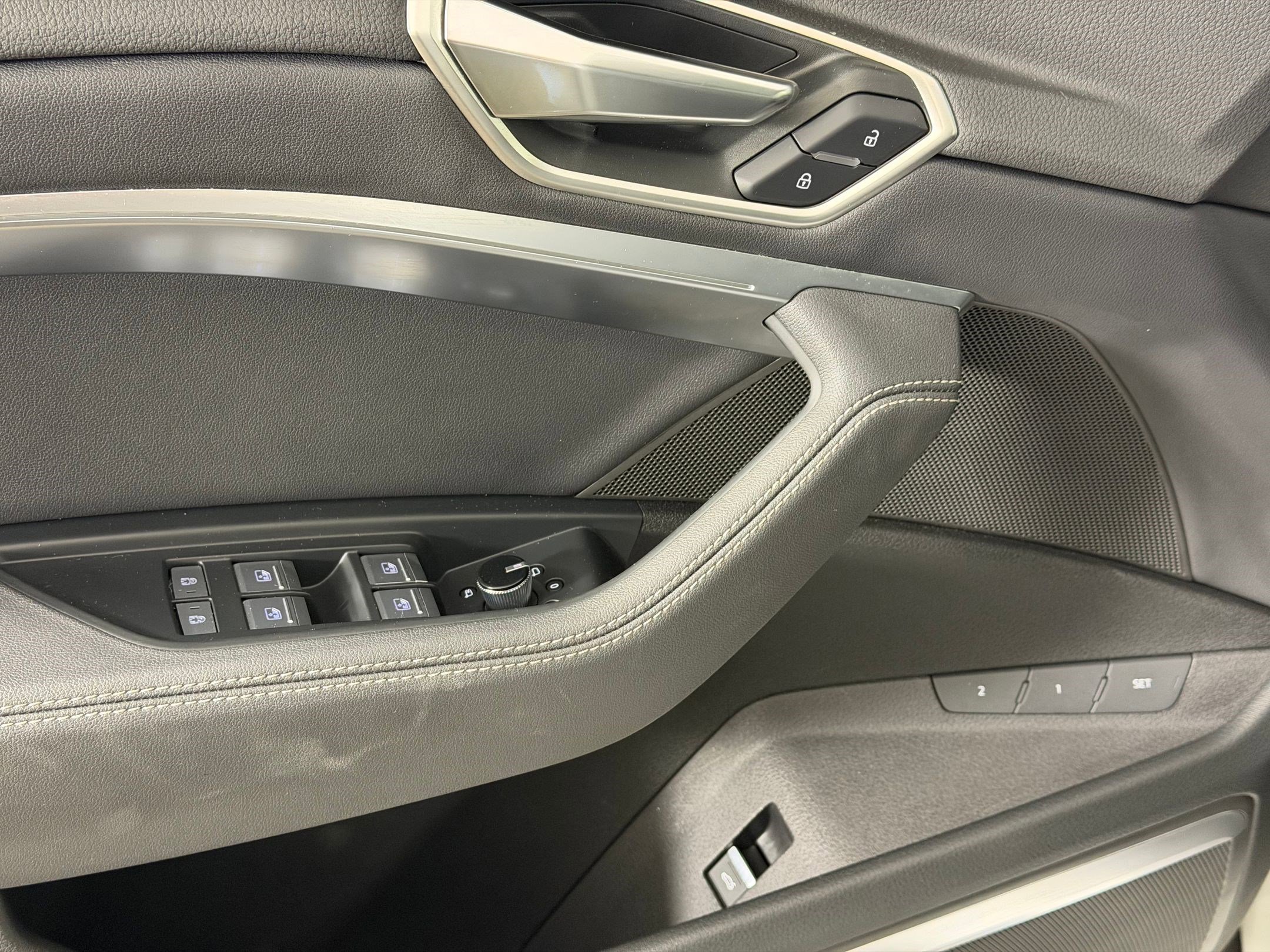 Used 2024 Audi Q8 e-tron Premium Plus AWD/4WD image 13