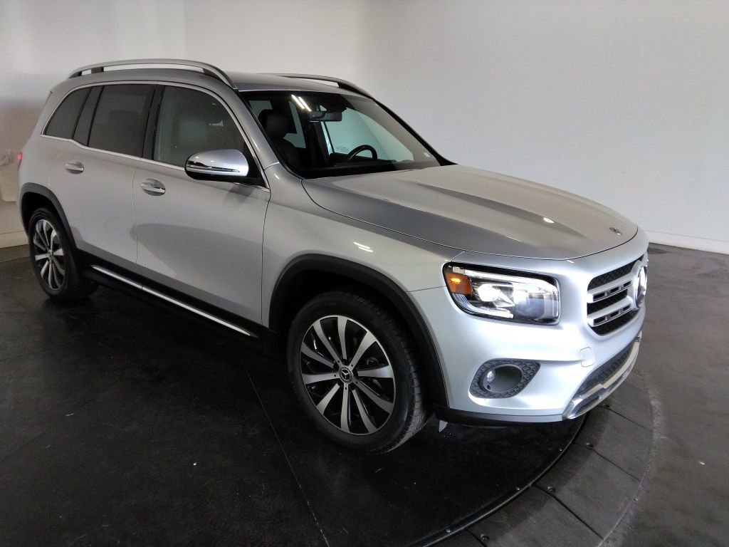Used 2022 Mercedes-Benz GLB 250 w/ Premium Package Lite image 4