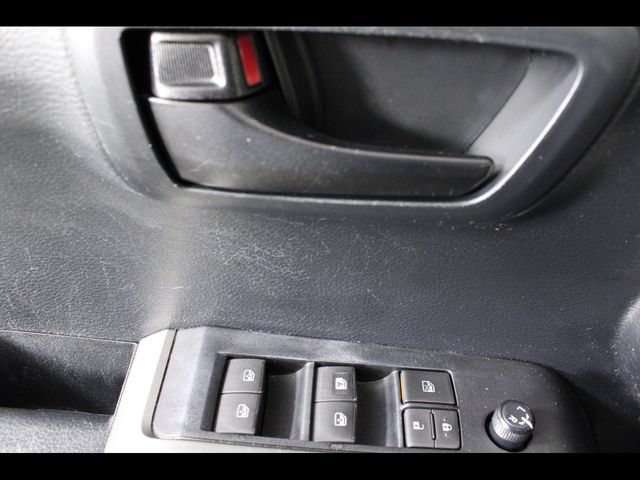 Used 2019 Toyota Tacoma SR5 AWD/4WD image 17