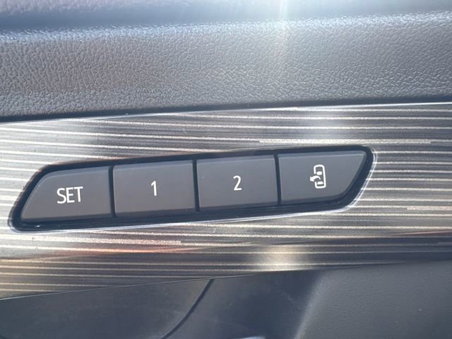 Used 2023 GMC Terrain SLT w/ Infotainment Package II image 27