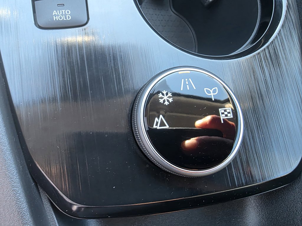 Used 2025 Nissan Rogue SL image 21