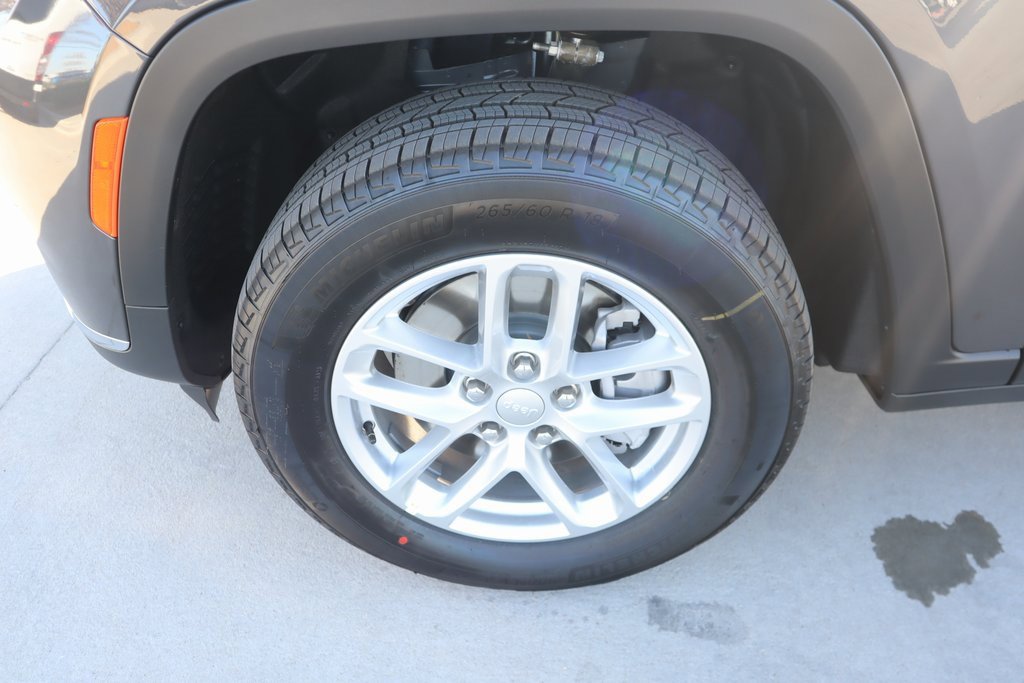 New 2025 Jeep Grand Cherokee L Laredo w/ Luxury Tech Group I image 18