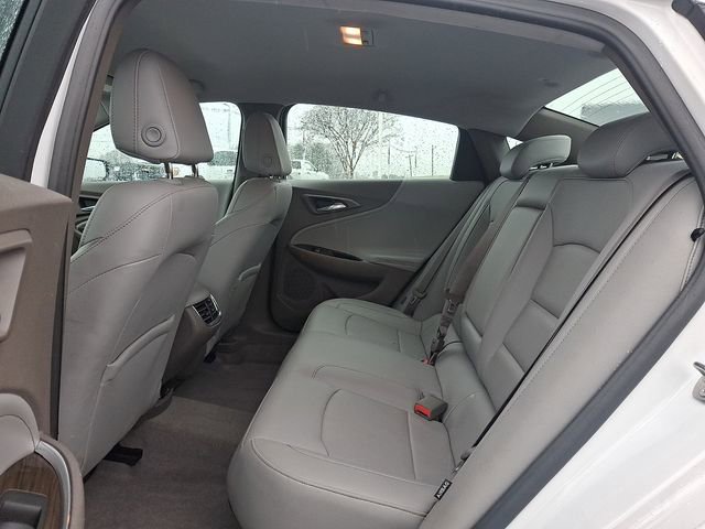 Used 2017 Chevrolet Malibu Premier w/ Driver Confidence Package image 10