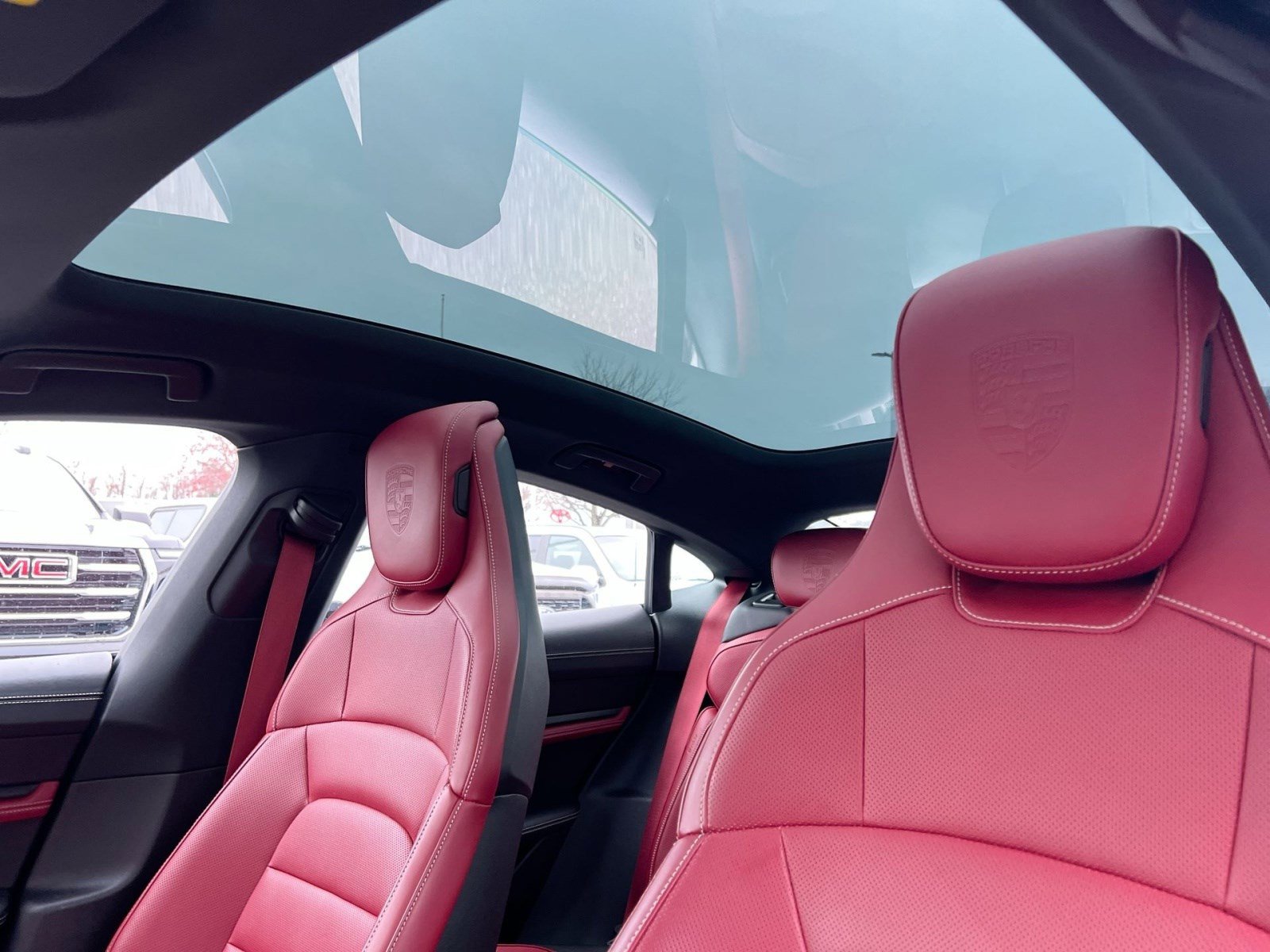 Used 2022 Porsche Taycan 4S image 24