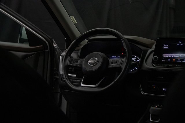 Used 2023 Nissan Rogue SV w/ SV Premium Package image 14