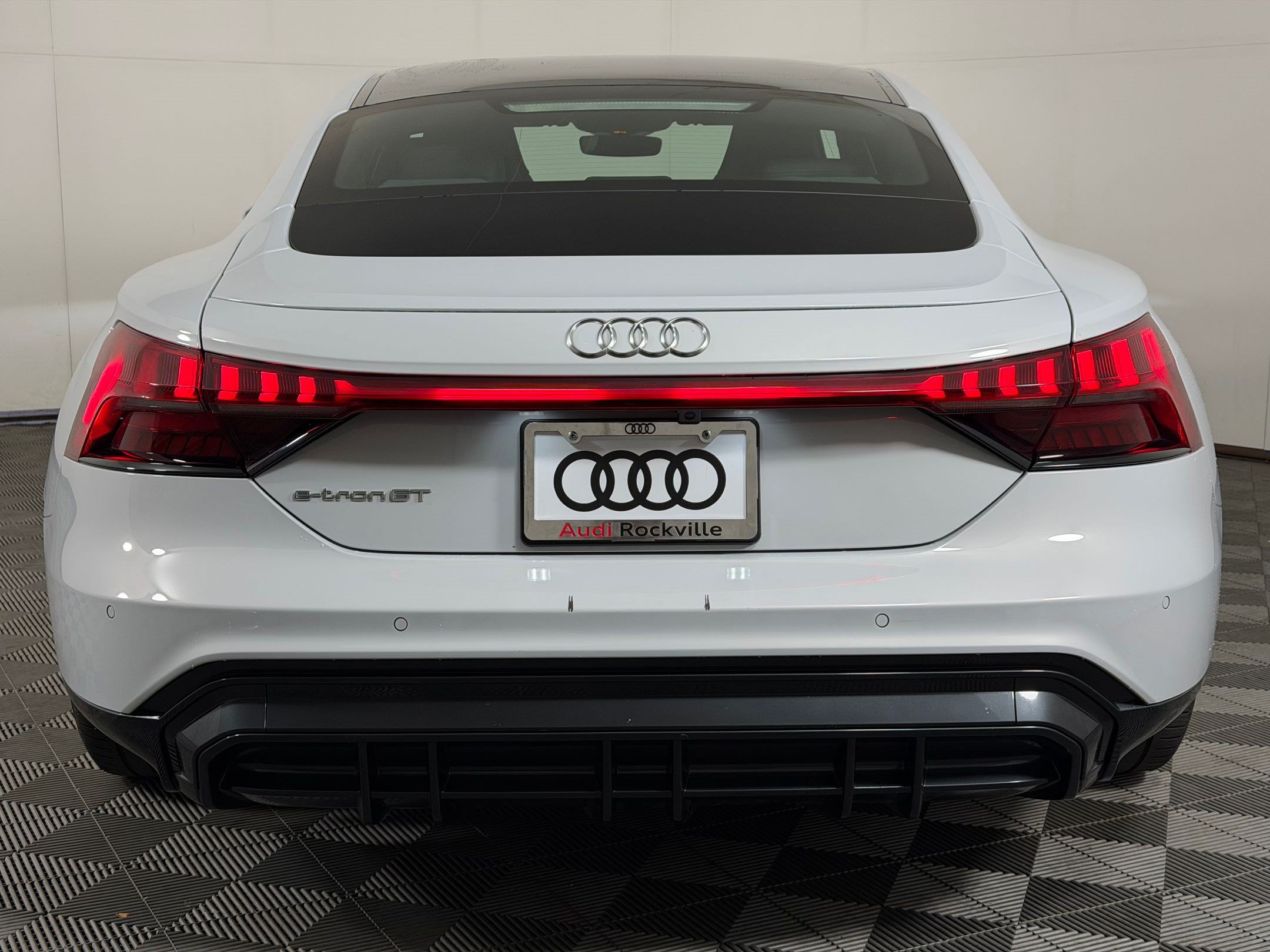 Used 2023 Audi e-tron GT Premium Plus AWD/4WD image 10