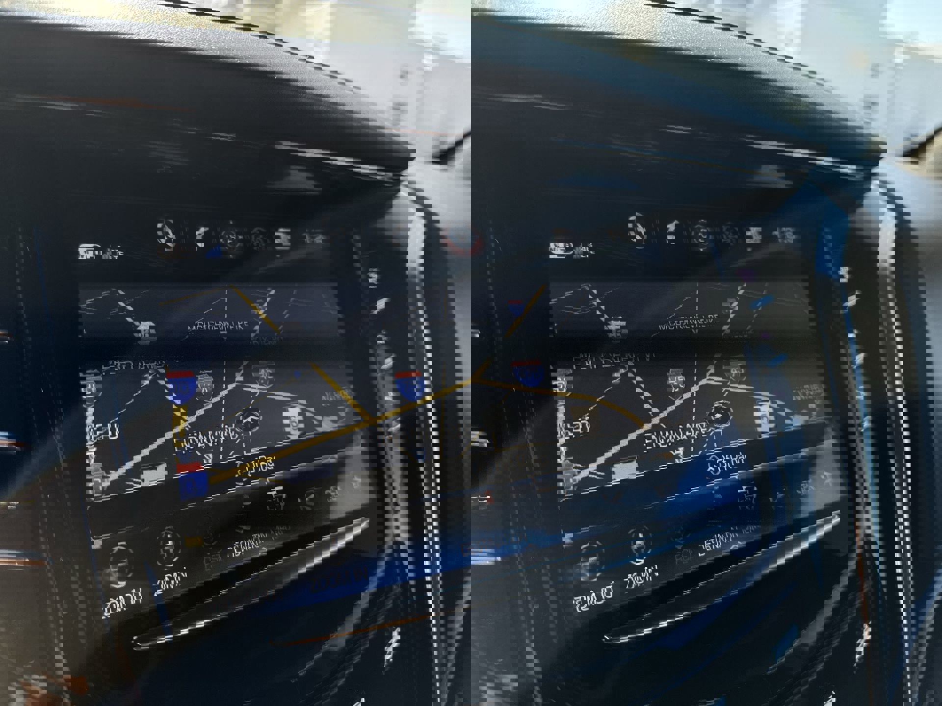 Used 2017 Cadillac Escalade Platinum image 14