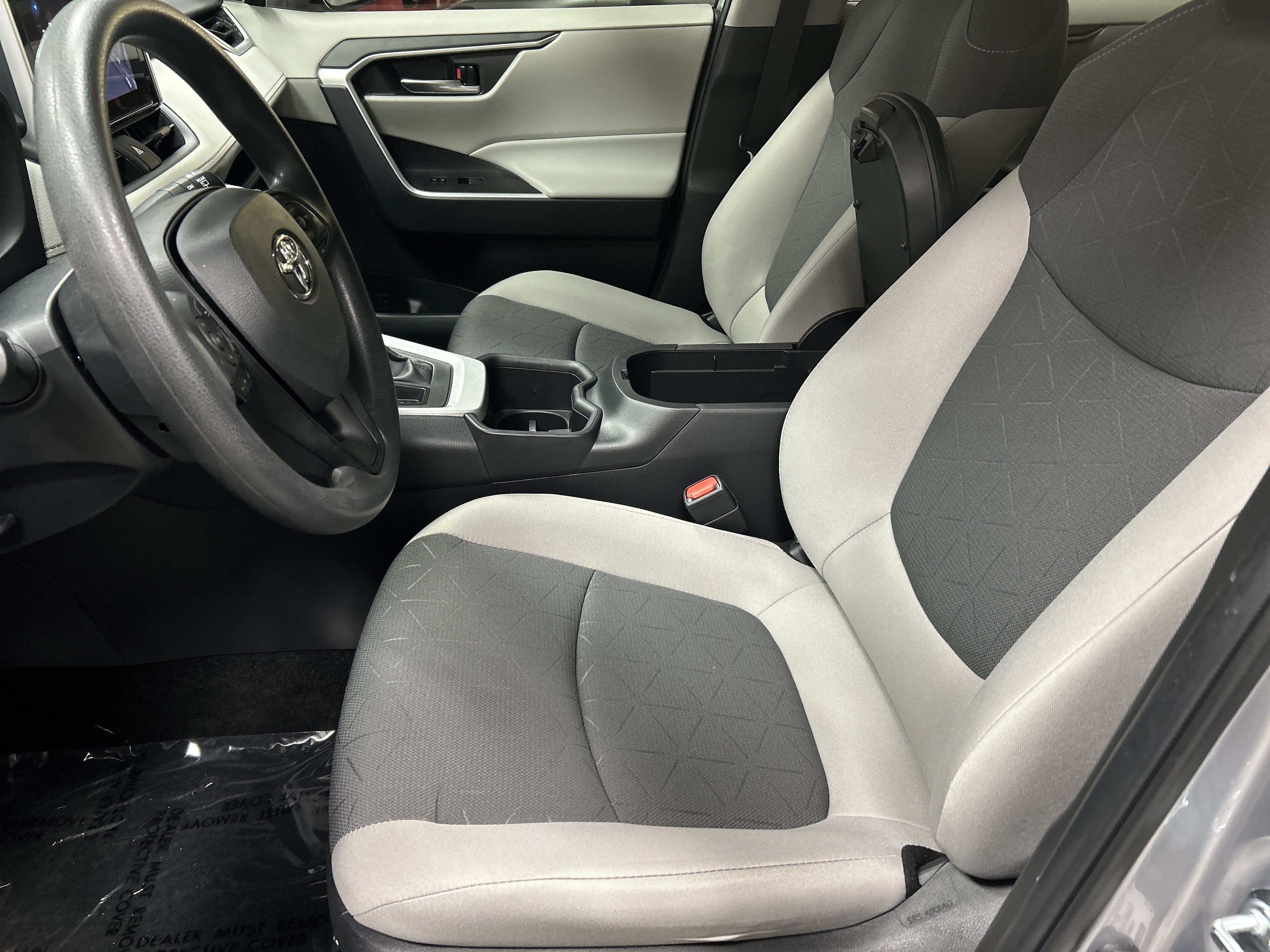 Used 2024 Toyota RAV4 XLE w/ Convenience Package FWD image 16