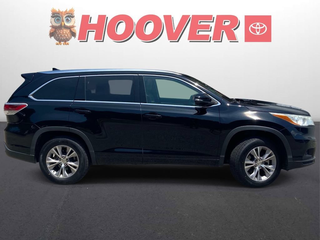 Used 2014 Toyota Highlander XLE FWD image 2