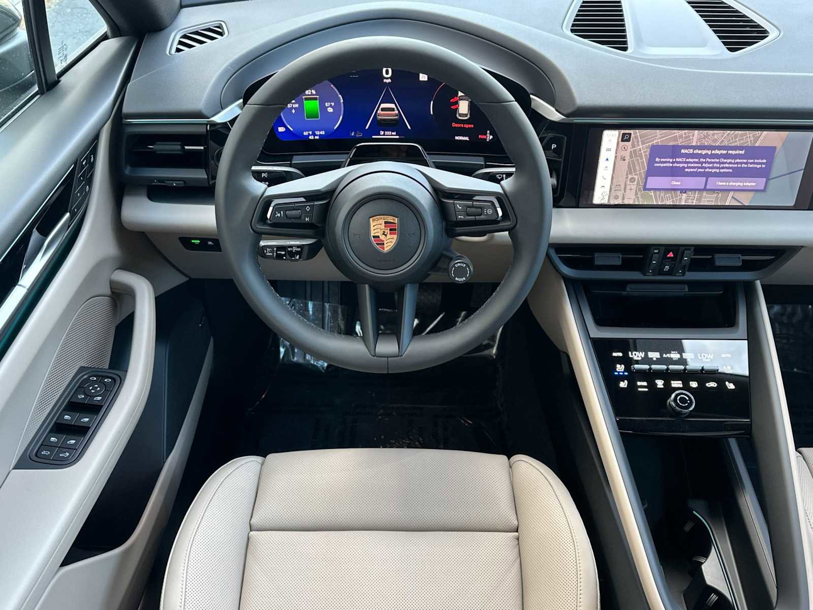 New 2026 Porsche Macan 4 Electric image 15