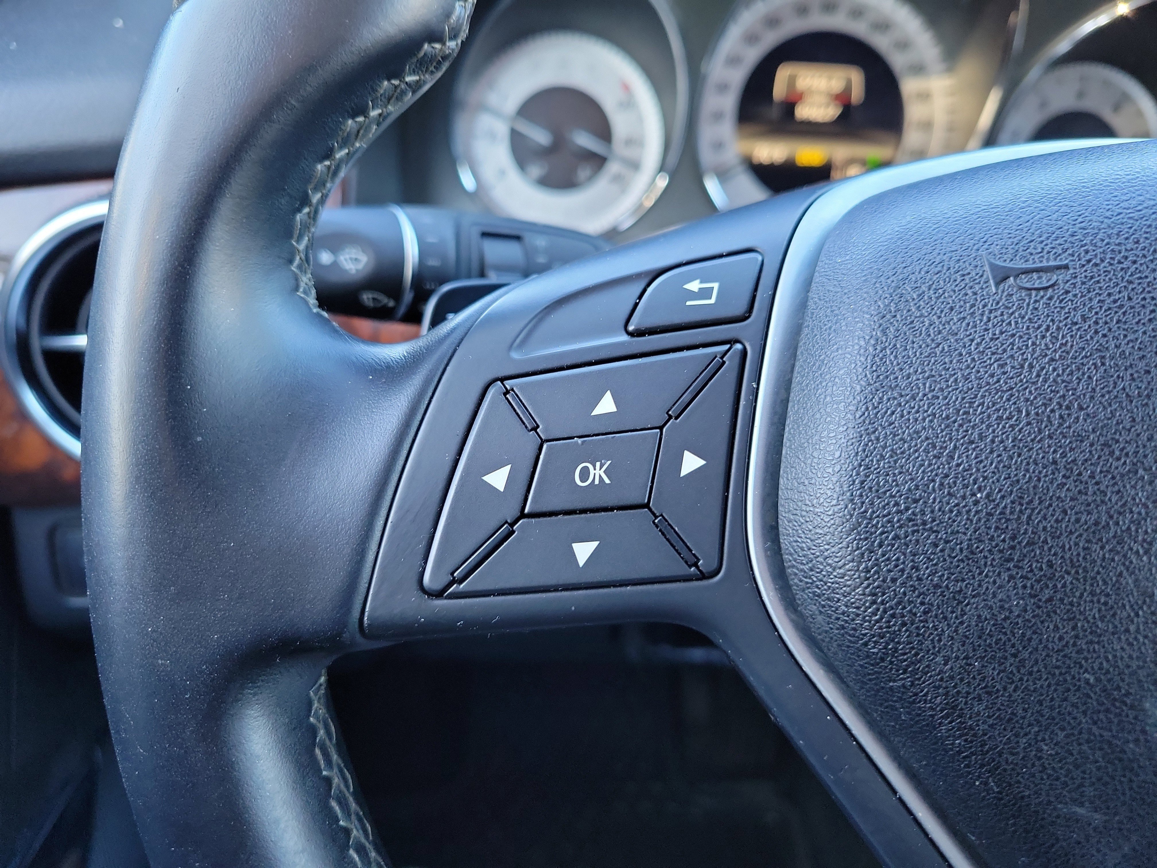 Used 2013 Mercedes-Benz GLK 350 4MATIC image 28