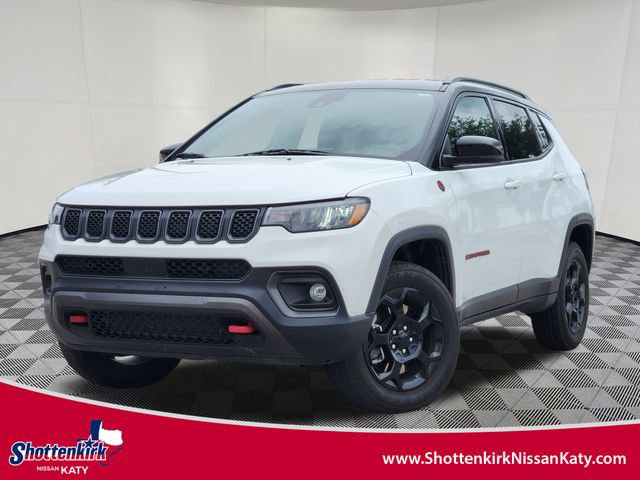 Used 2024 Jeep Compass Trailhawk image 1
