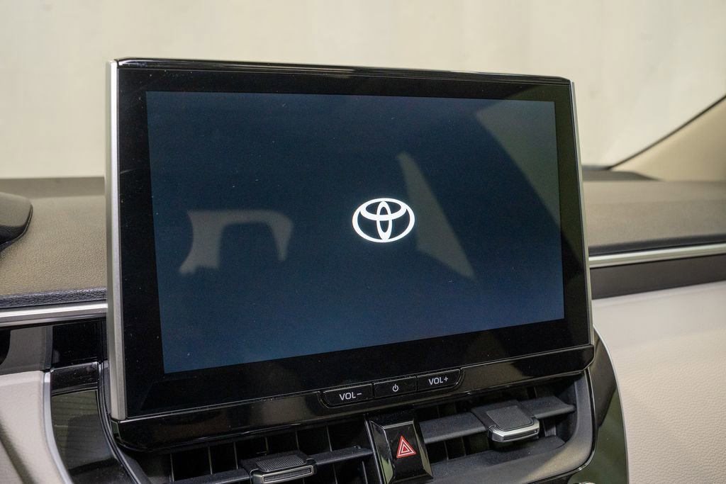 Used 2025 Toyota Corolla XLE image 13