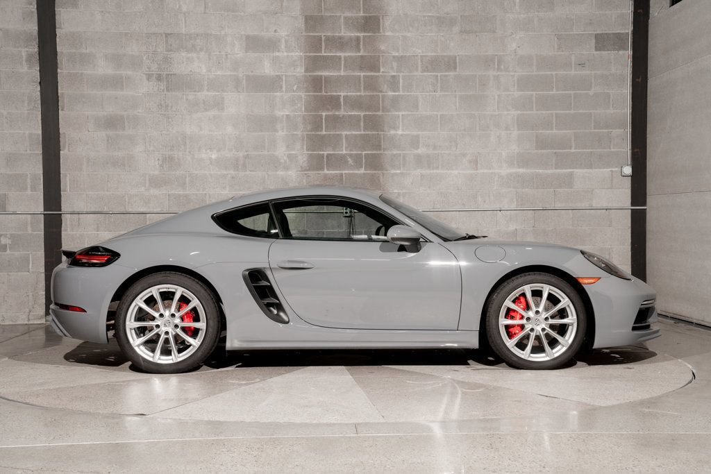 Used 2025 Porsche 718 Cayman S RWD image 2