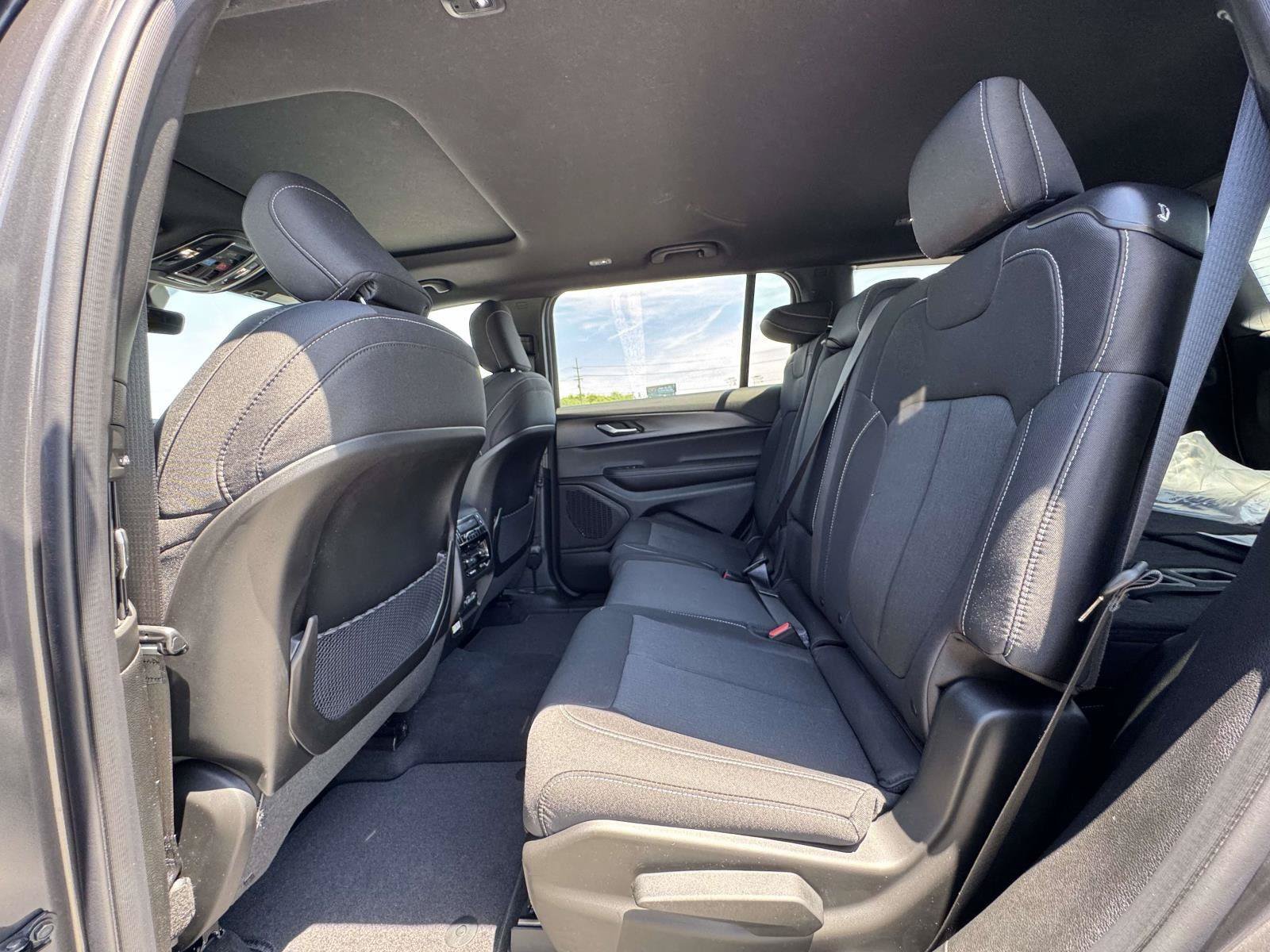 New 2026 Jeep Grand Cherokee L 4WD image 19