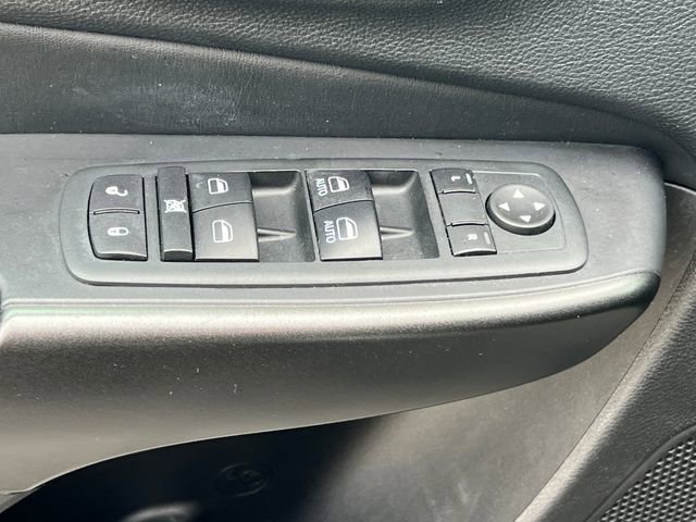 Used 2020 Jeep Cherokee Trailhawk w/ Cold Weather Group AWD/4WD image 18