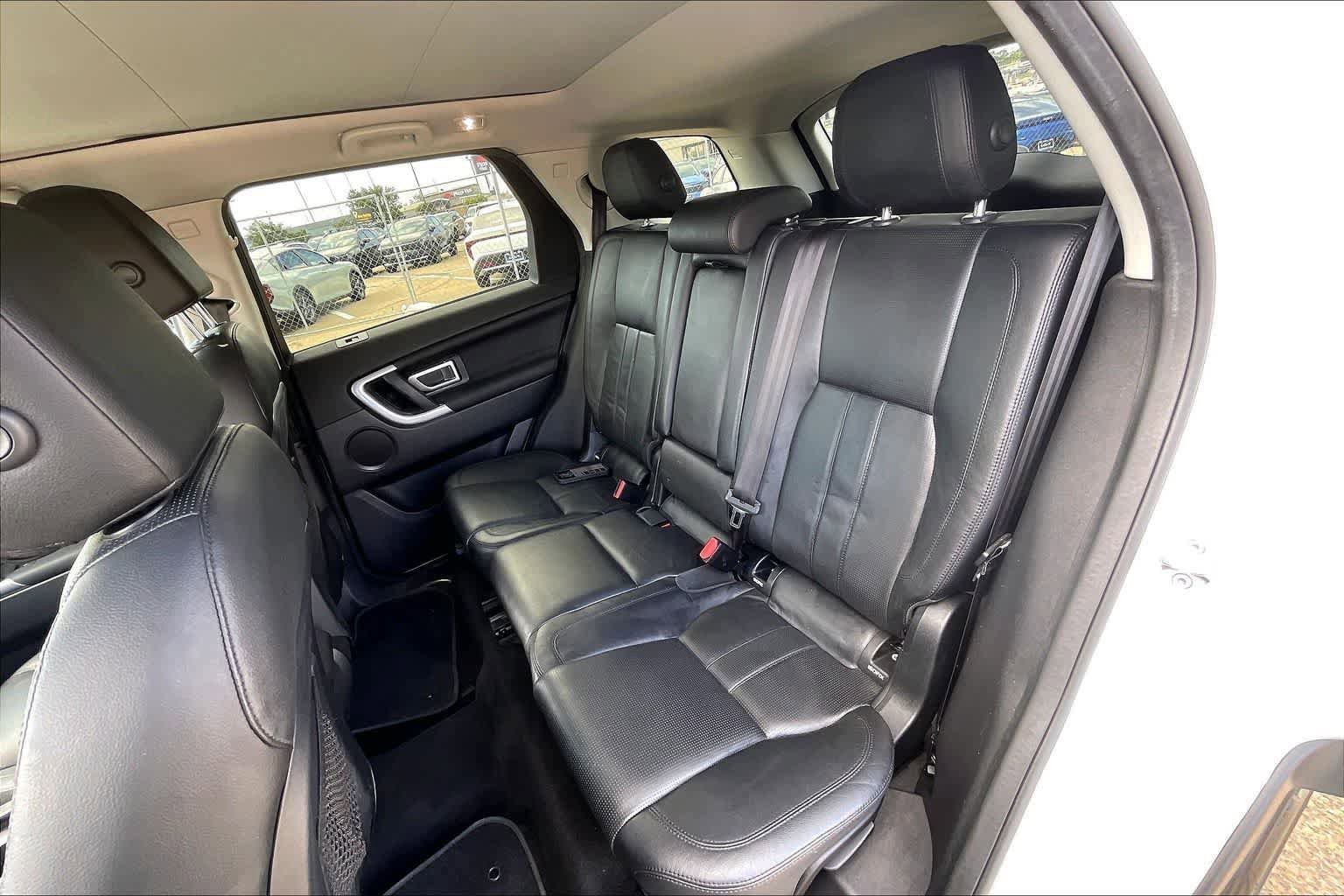 Used 2016 Land Rover Discovery Sport HSE AWD/4WD image 28