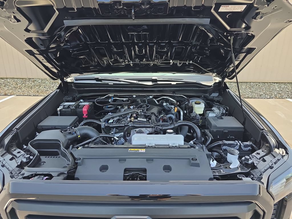 Used 2026 Toyota Tacoma SR5 AWD/4WD image 32